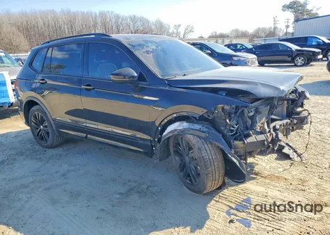 2022 Volkswagen Tiguan Se R-Line Black z USA, uszkodzony, nr VIN 3VVCB7AX8NM079709